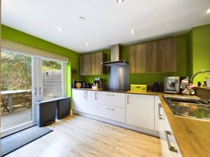 Kitchen pic 2- click for photo gallery